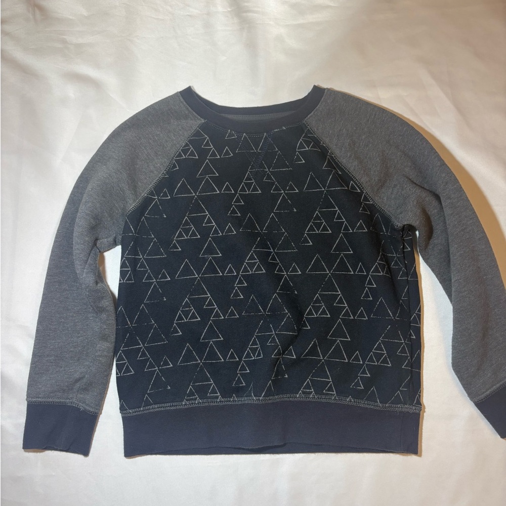 Cat & Jack Kids Toddler Boys 5T Black and Gray Triangle Basic Sweatshirt